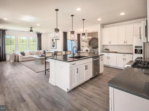 5005 Quartermaster Ln, Jamison, PA 18929