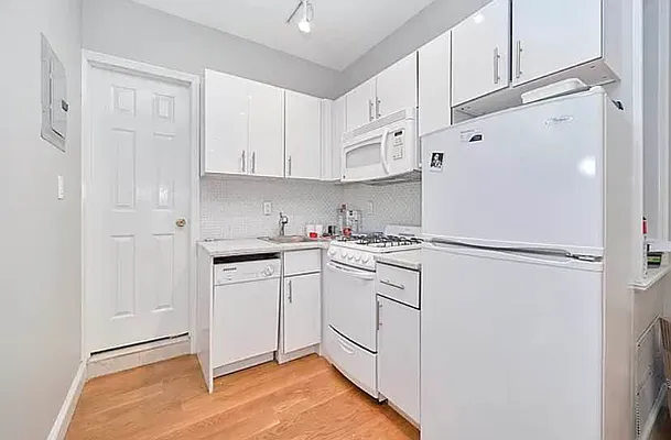 Rented by Living New York | media 11