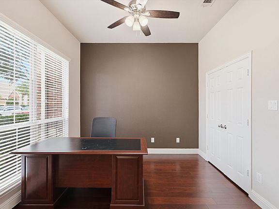 3rd image of 2427 Lismore Ln