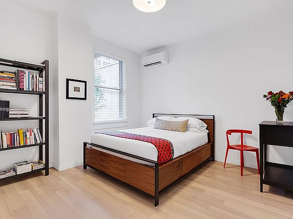 5th image of 120 E 29th St