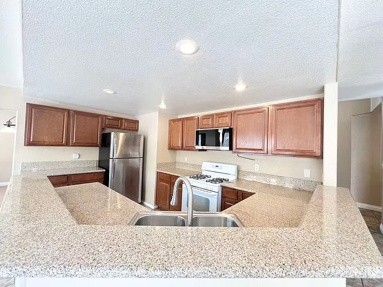 8248 Aqua Spray Ave — Photo 11