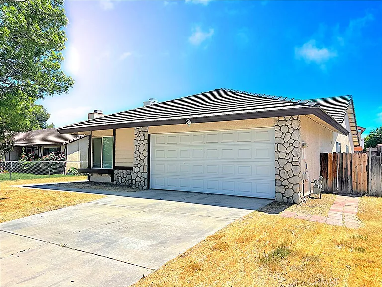 2826 San Ramon Dr — Photo 6