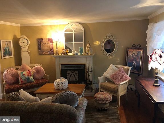 3rd image of 613 Burke Ave