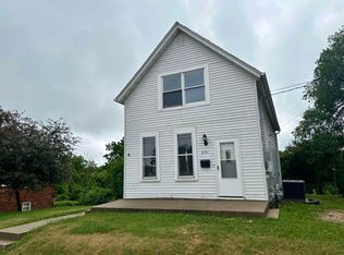 2721 Muscatine St, Dubuque, IA 52001