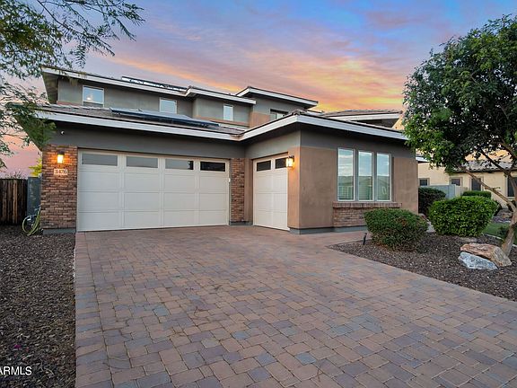 5th image of 3476 E Orleans Dr