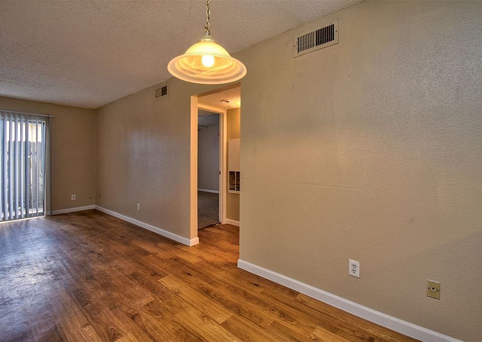 1st image of 12615 Brookglade Cir #11