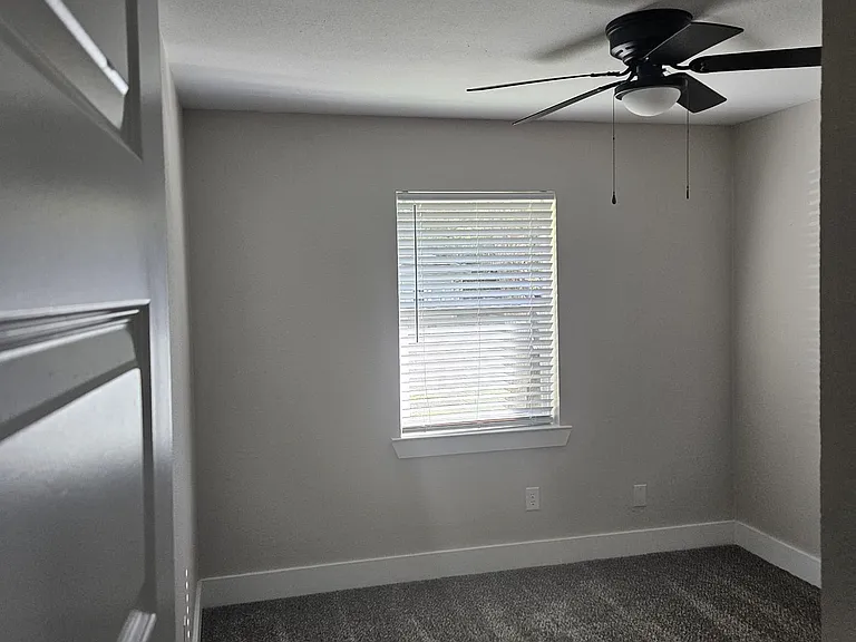 301 Kansas St — Photo 17