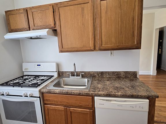3rd image of 1370 W Estes Ave APT 3S