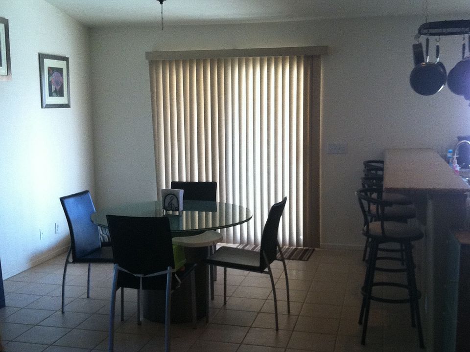 Dining rm
