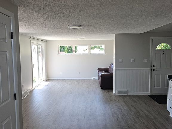 3rd image of 4801 Washington Ave