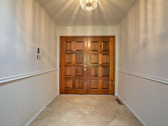 3rd image of 8812 Caminito Dr NE