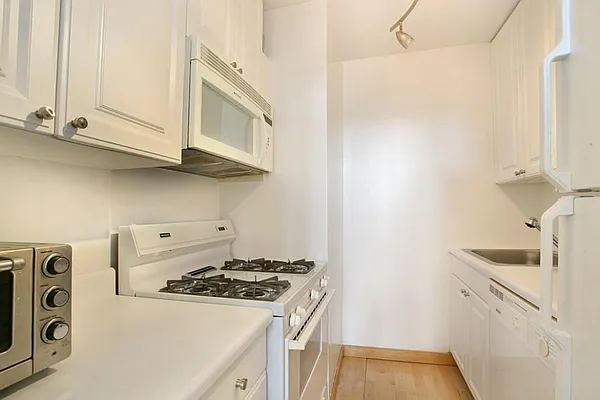 Sold by Corcoran | media 19