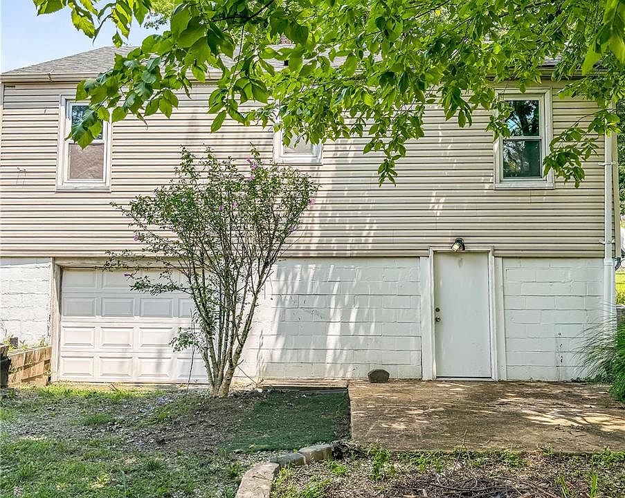 2nd image of 3923 Orchard Dr