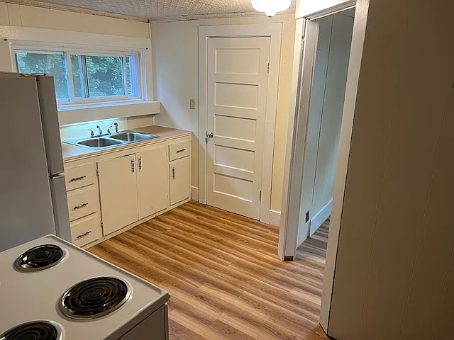 54 Pine St #D — Photo 8