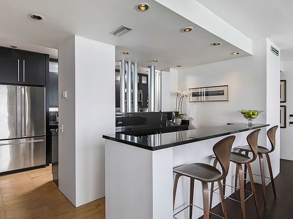 5th image of 880 N Lake Shore Dr APT 23CD