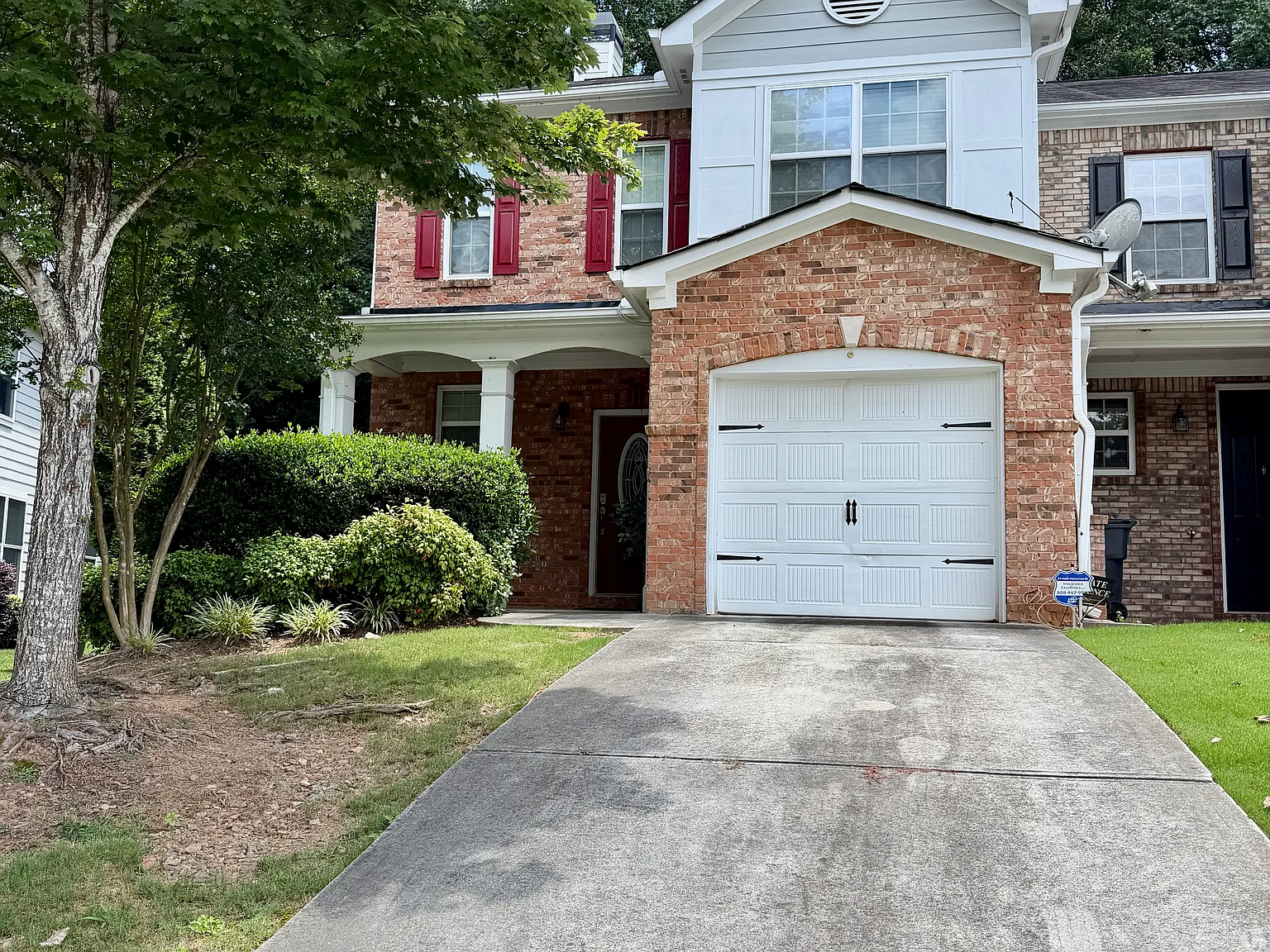 3 bed, 2.5 bath, 1891 sqft, $1,900 — Photo 1