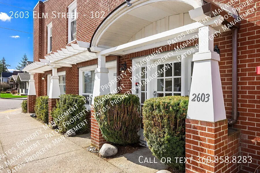 Charming 1-Bedroom Centrally Located in the Columbia Neighborhood — Photo 4