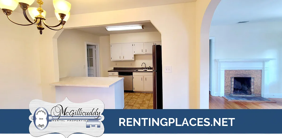 3 bed, 2.5 bath, 1400 sqft, $1,595 — Photo 2