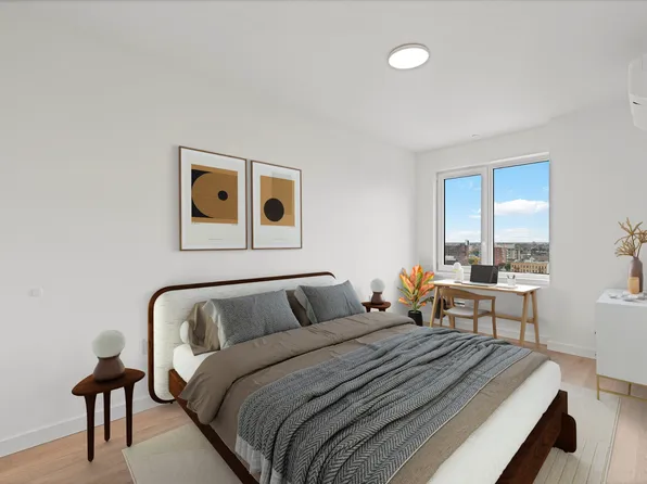 172-02 Hillside Avenue image 4 of 14