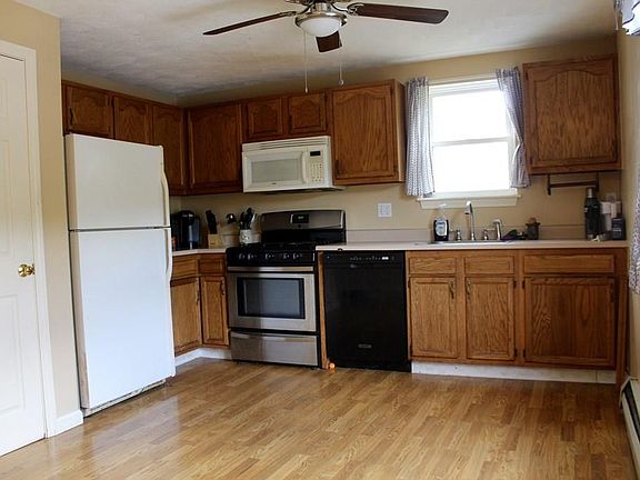 3rd image of 18 W Hill Dr #D