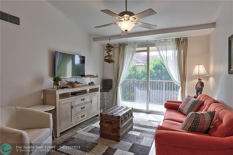 1st image of 322 Villa Cir