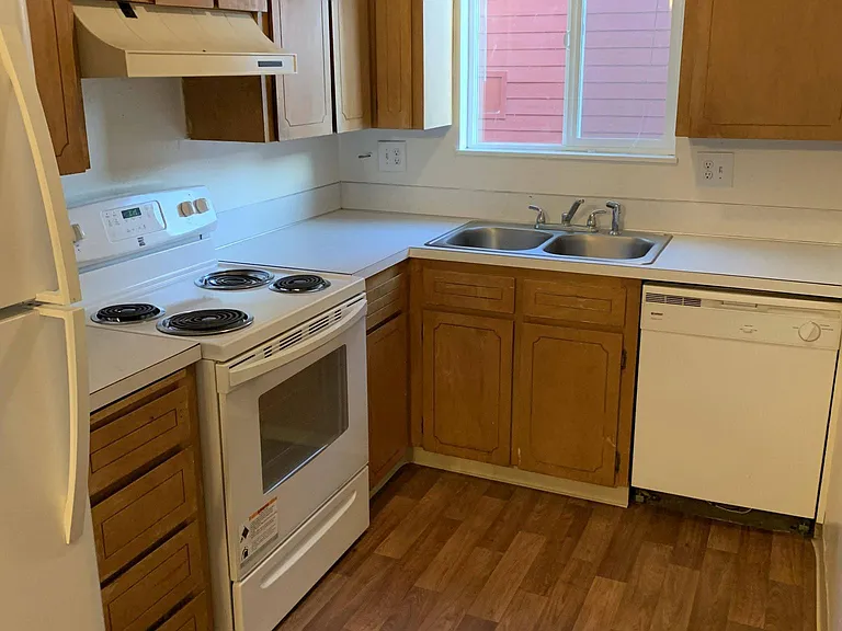 American Village of Prineville — Photo 19