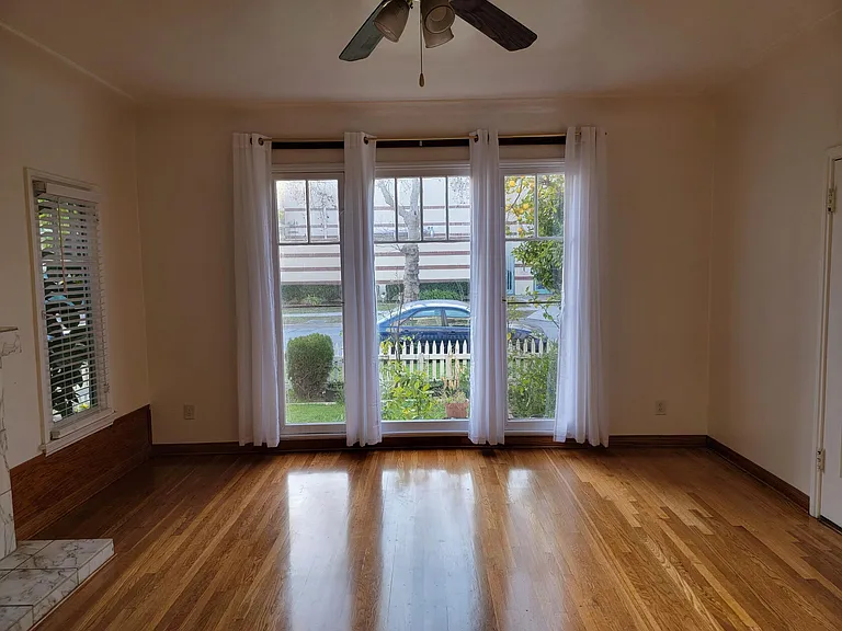 234 S Rexford Dr #2 — Photo 2