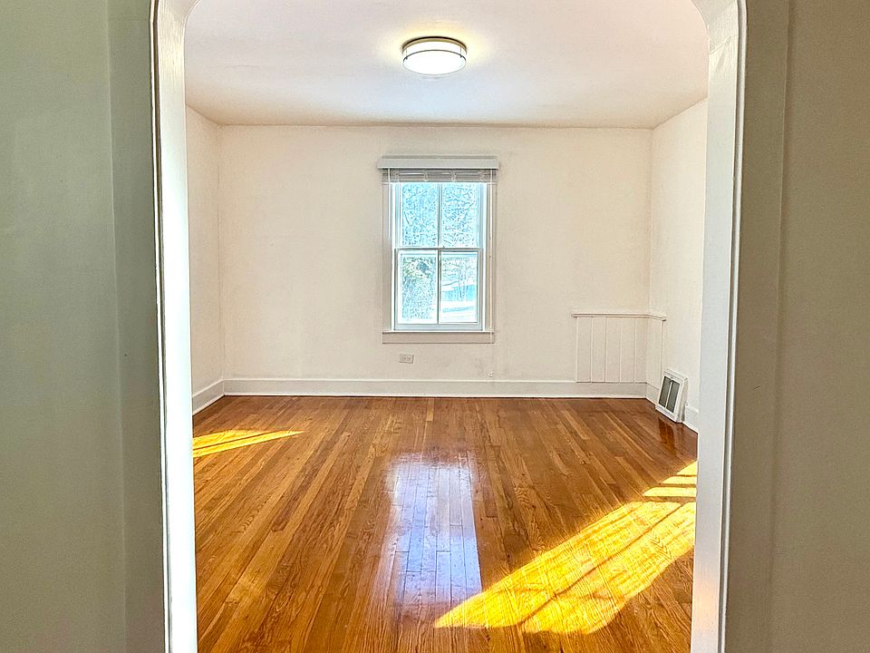Entrance and view into dining space