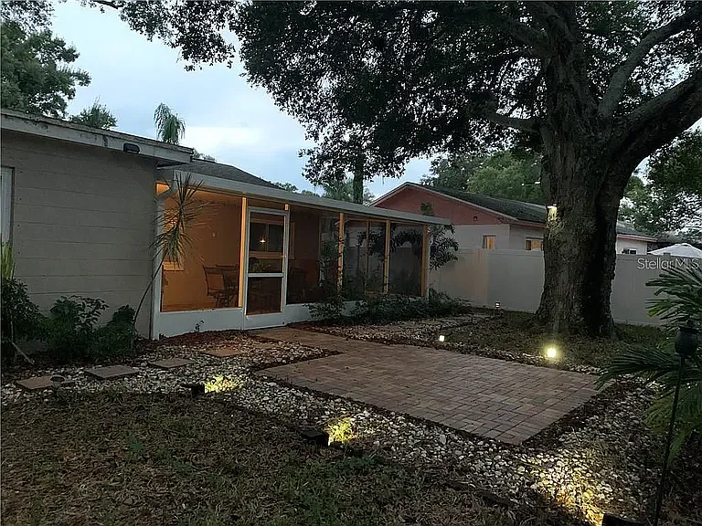 2 bed, 1172 sqft, $2,349 — Photo 1