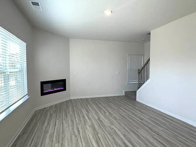7898 Old Brook Rd — Photo 8