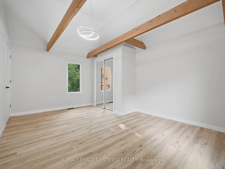 5759 Robinson St — Photo 31