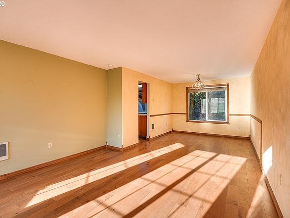 2nd image of 10810 NE 79th Cir