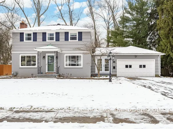121 Wyndham Rd, Irondequoit, NY 14609