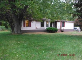 13950 Pine Island Dr NE, Cedar Springs, MI 49319