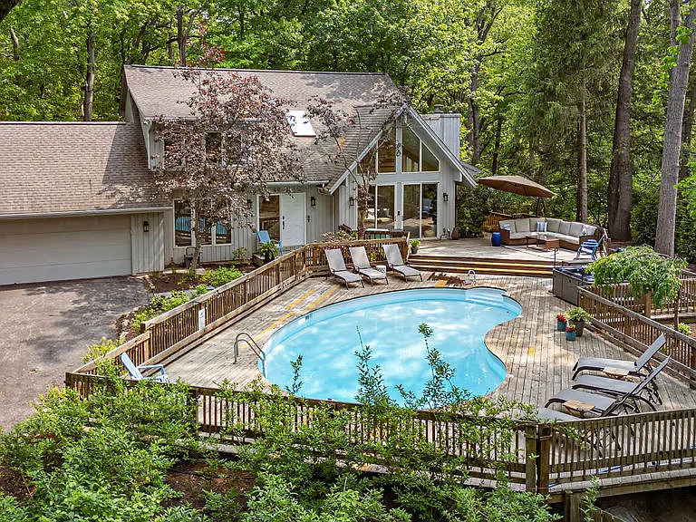 4095 Birchmont Trl — Photo 37
