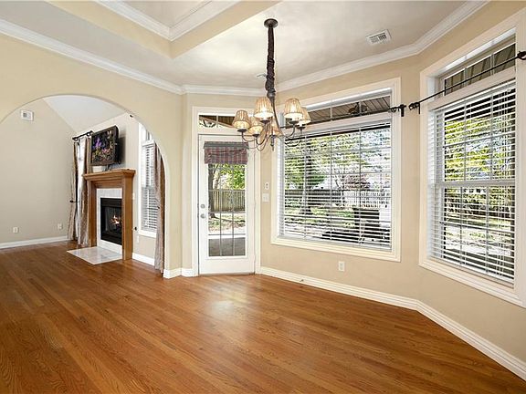 5th image of 2539 N Kittery Ln