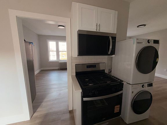 4th image of 17 Kensington Ave #34E
