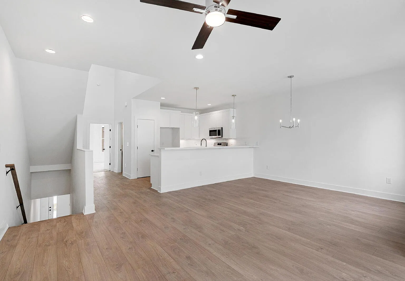3 bed, 2.5 bath, 1748 sqft, $2,600 — Photo 4