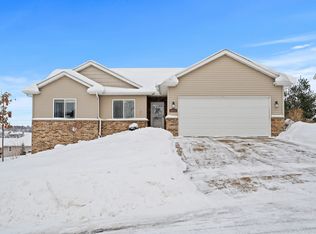 5261 Park Pl, Dubuque, IA 52002