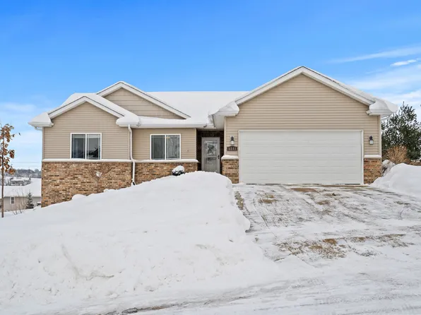 5261 Park Pl, Dubuque, IA 52002