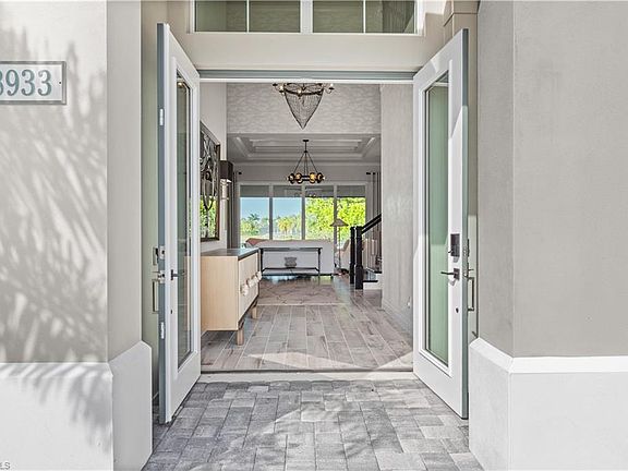 3rd image of 8933 Redonda DR