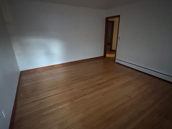 2nd image of 1020 Montgomery St #B