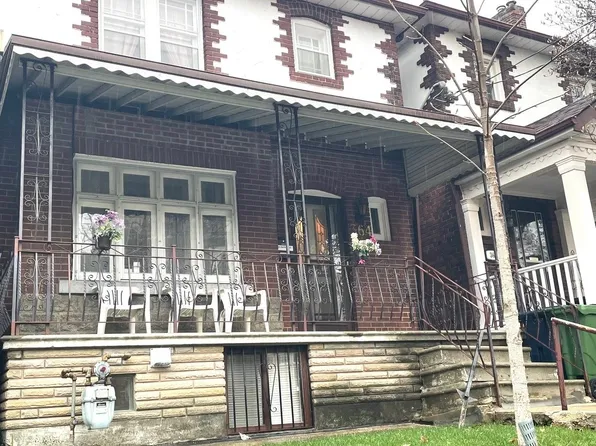 364 Roxton Rd, Toronto, ON M6G 3R2