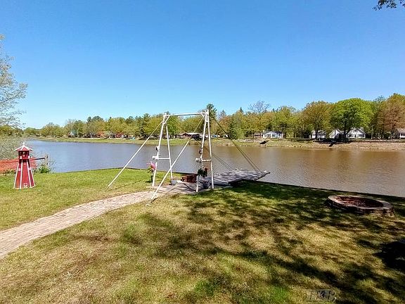 2nd image of 519 E Sun Oil Rd