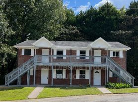 1502 Oakshire Ct