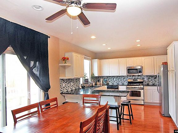 4th image of 4290 Vanguard Dr