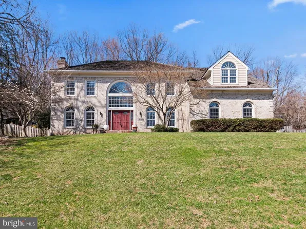 12187 Brecknock St, Oakton, VA 22124