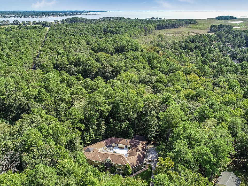 1st image of 4 Bay Oak Dr
