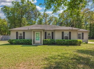 560 Autumn Ave, Holt, FL 32564