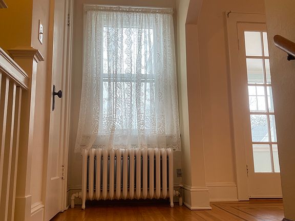 4th image of 390 New Scotland Ave #2